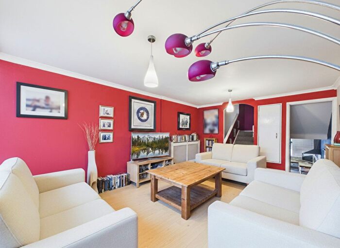 2 Bedroom Flat For Sale In Victoria Road, Ruislip, HA4