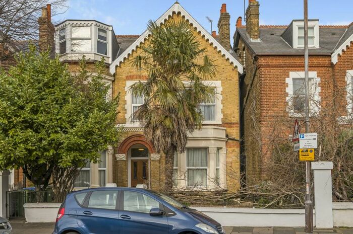 2 Bedroom Flat To Rent In Westcombe Park Road London, SE3