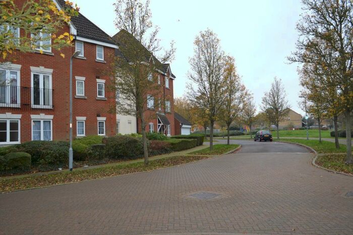 2 Bedroom Flat To Rent In Wickham Crescent, Chelmsford, CM1