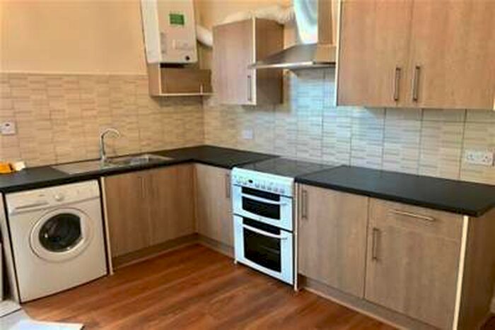 2 Bedroom Flat To Rent In Wellington Place, Halifax, HX1