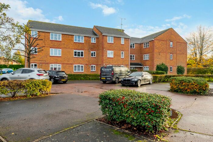 2 Bedroom Flat To Rent In Mullards Close, Mitcham, CR4
