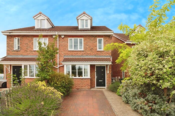 3 Bedroom Town House For Sale In Blackhorse Lane, Bristol, BS16