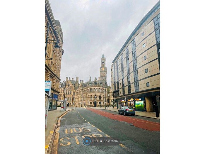 2 Bedroom Flat To Rent In Landmark House, Bradford, BD1