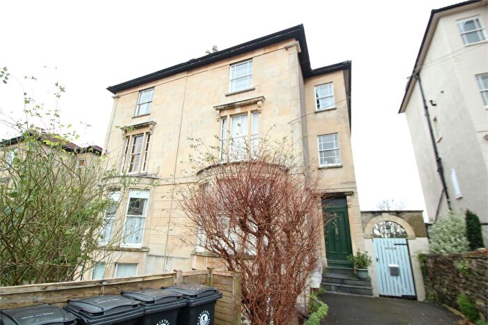 2 Bedroom Flat To Rent In Southfield Road, Cotham, Bristol, BS6