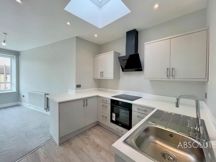 1 Bedroom Flat To Rent In Torquay Road, Paignton, TQ3