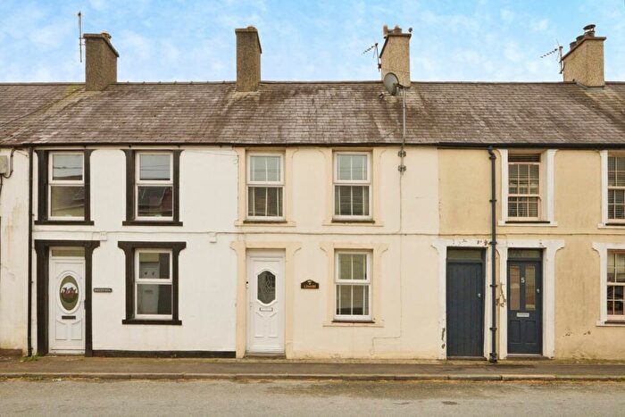 3 Bedroom Terraced House For Sale In Chwilog, Pwllheli, Gwynedd, LL53