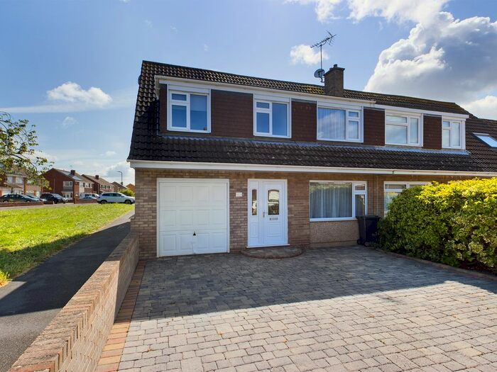 4 Bedroom Semi-Detached House For Sale In Hawkridge Road, Bridgwater, TA6