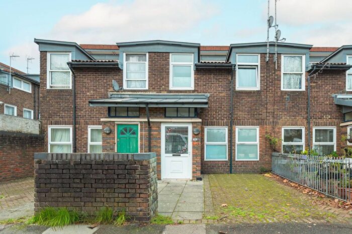 4 Bedroom Terraced House For Sale In Somerleyton Road, Brixton, London, SW9