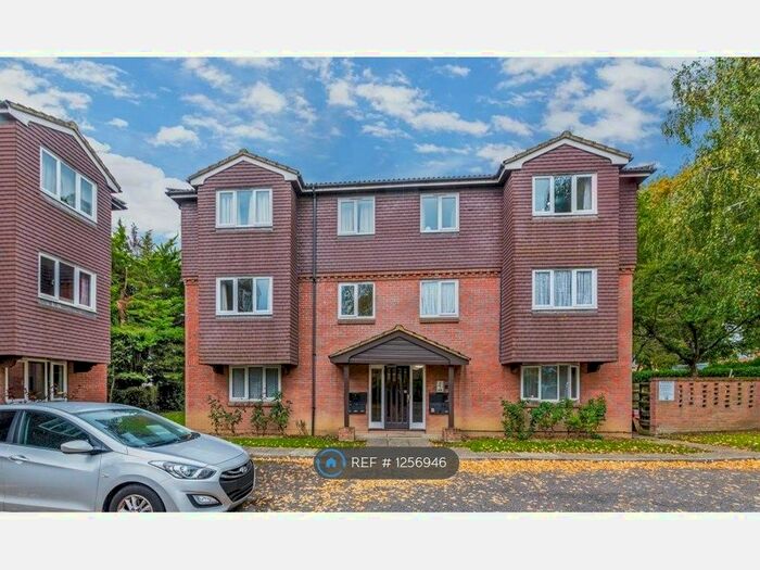 1 Bedroom Flat To Rent In Parklands, Redhill RH1