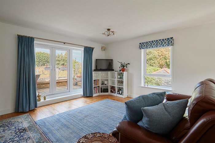 3 Bedroom Semi-Detached House To Rent In Pumping Station Road, Chiswick, W4