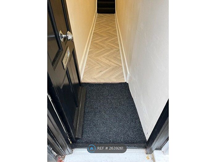 2 Bedroom Maisonette To Rent In Lytton Road, New Barnet, EN5