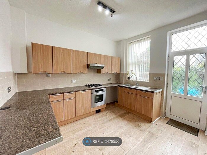 2 Bedroom End Of Terrace House To Rent In Church Road, Shaw, Oldham, OL2