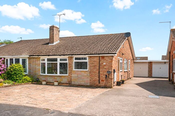 3 Bedroom Semi Detached Bungalow For Sale In Melton Drive, Bishopthorpe, York, YO23