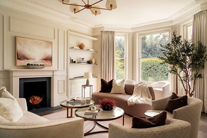 2 Bedroom Flat For Sale In Holland Park, Holland Park, London, W11