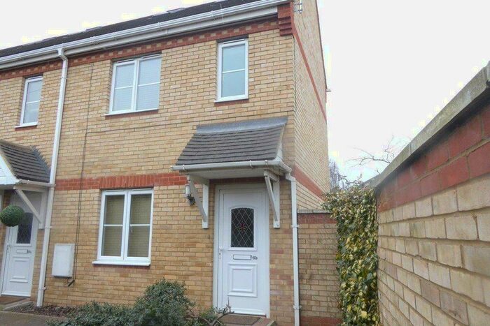 2 Bedroom End Of Terrace House To Rent In Hitchin Street, Biggleswade, Bedfordshire, SG18