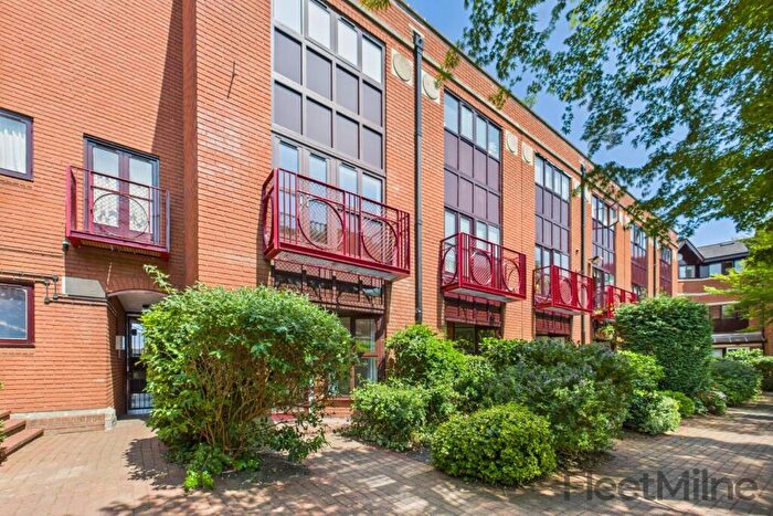 2 Bedroom Town House To Rent In Kings Court, Livery Street, Birmingham, B3