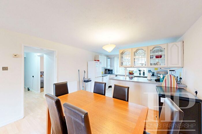 2 Bedroom Flat To Rent In Caburn Court, Crawley, RH11