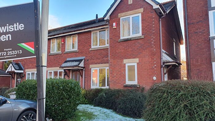 3 Bedroom Mews To Rent In Beamont Drive, Preston, PR1