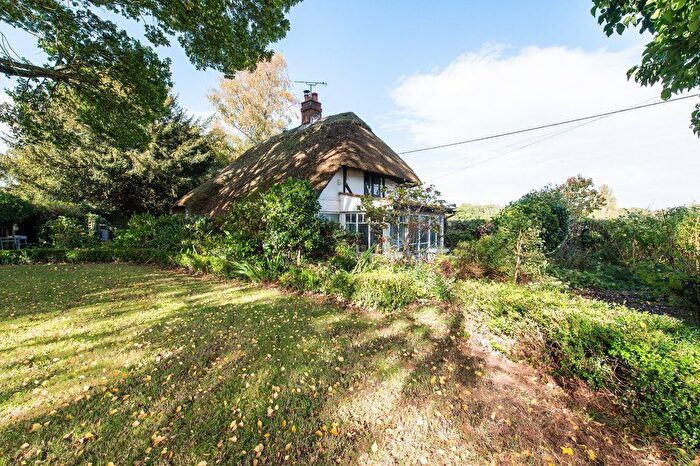 2 Bedroom Detached House For Sale In David Street, Meopham, Gravesend, Kent, DA13