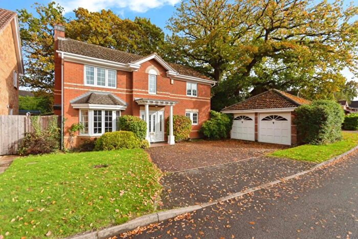 4 Bedroom Detached House For Sale In Boningale Way, Dorridge, Solihull, B93
