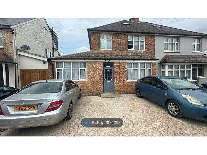 Studio To Rent In Bridge Road, Chertsey, KT16