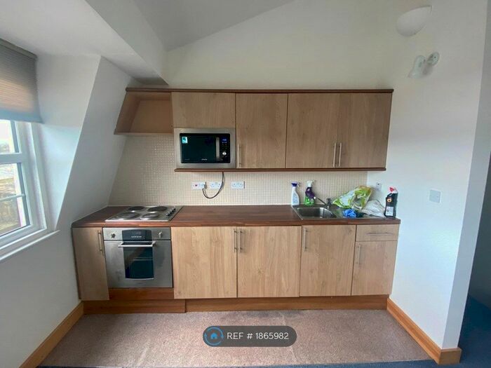 Studio To Rent In Hotwell Road, Bristol, BS8