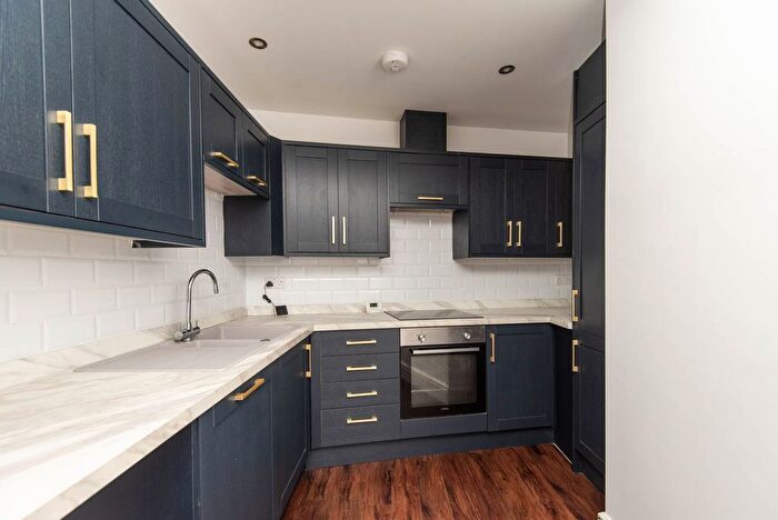 2 Bedroom Flat To Rent In College Road, Spinkhill, S21