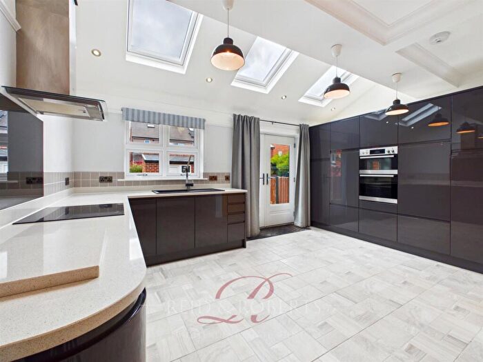 3 Bedroom Detached House For Sale In Beechley Road, Wrexham, LL13