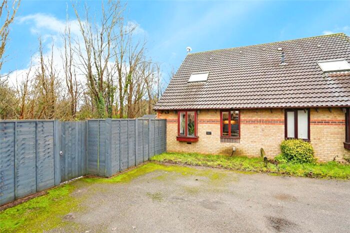 1 Bedroom Semi Detached House For Sale In Hornbeam Road, Bicester, Oxfordshire, OX26