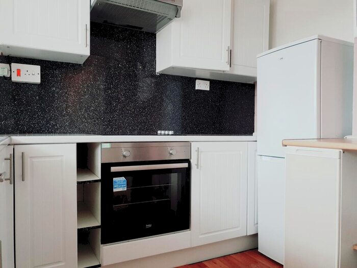 3 Bedroom Maisonette To Rent In Glaisdale, LU4