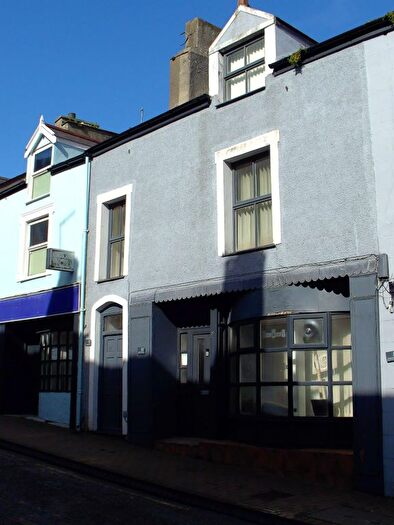 3 Bedroom Flat To Rent In Market Street, Holyhead, LL65