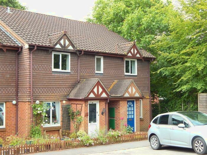 1 Bedroom Flat To Rent In Montgomery Gardens, Salisbury, Wiltshire, SP2