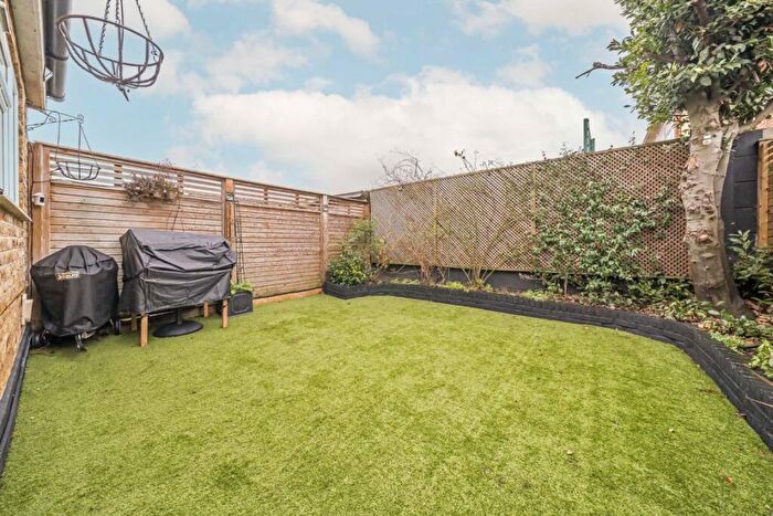 3 Bedroom Detached House For Sale In Caversham Road, Kingston Upon Thames, KT1