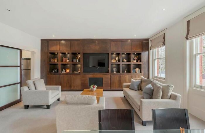 3 Bedroom Flat To Rent In Seymour Place, Marylebone, London, W1H