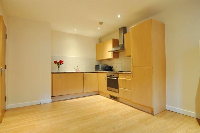 1 Bedroom Flat To Rent In Colonial Buildings, Sunbridge Road, Bradford, BD1