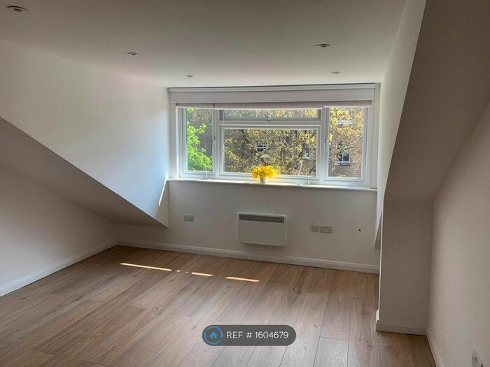 Studio To Rent In Goulton Road, London, E5