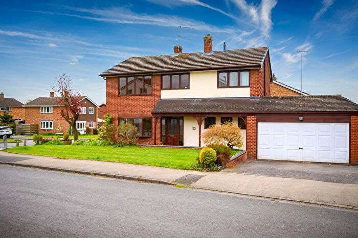 3 Bedroom Detached House For Sale In Raven Cragg Road, Earlsdon, - No Onwards Chain, CV5