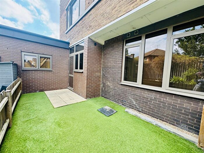 1 Bedroom Flat To Rent In Albany House, Station Road, West Drayton, UB7