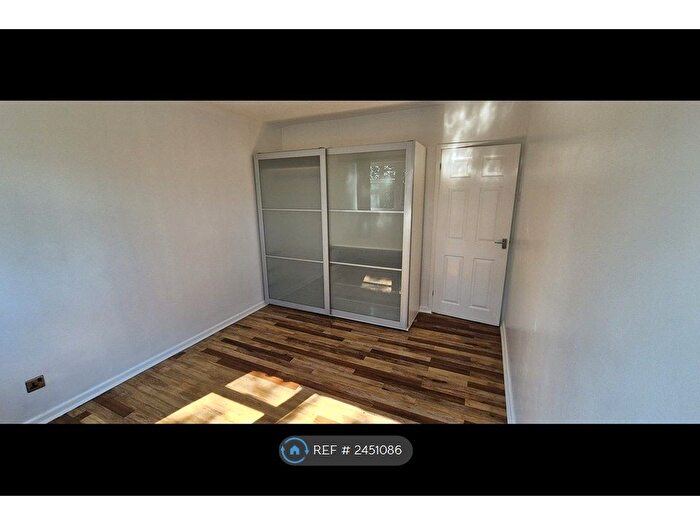 2 Bedroom Flat To Rent In Allesley Hall Drive, Coventry, CV5