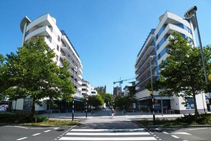 2 Bedroom Flat To Rent In Canons Way, Bristol, BS1