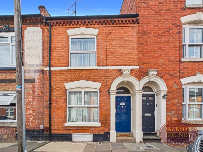 3 Bedroom Terraced House For Sale In Hood Street, The Mounts, NN1