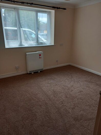 1 Bedroom Flat To Rent In Hameldown Way, Newton Abbot, TQ12