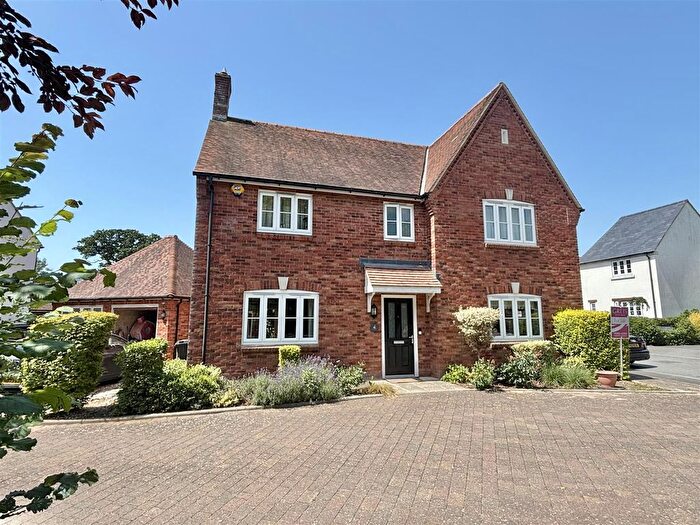 4 Bedroom Detached House For Sale In Kingfisher Drive, Upton, Poole, BH16
