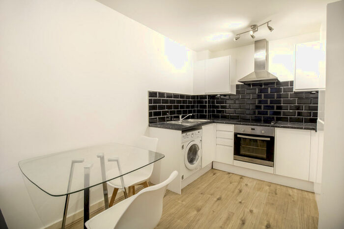 1 Bedroom Flat To Rent In The Chandlers, Leeds City Centre, LS2