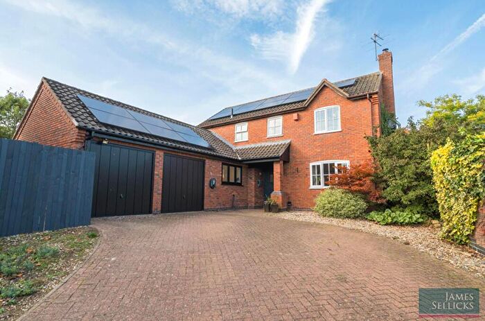 4 Bedroom Detached House For Sale In Bridgewater Drive, Great Glen, Leicestershire, LE8