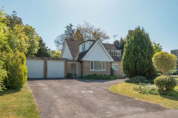 4 Bedroom Detached House For Sale In Shepherds Way, Liphook, GU30