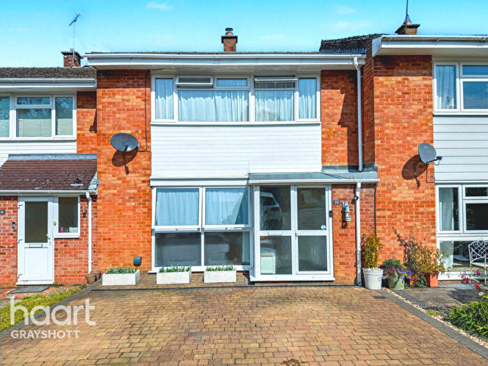 3 Bedroom Terraced House For Sale In Hazelbank Close, Liphook, GU30