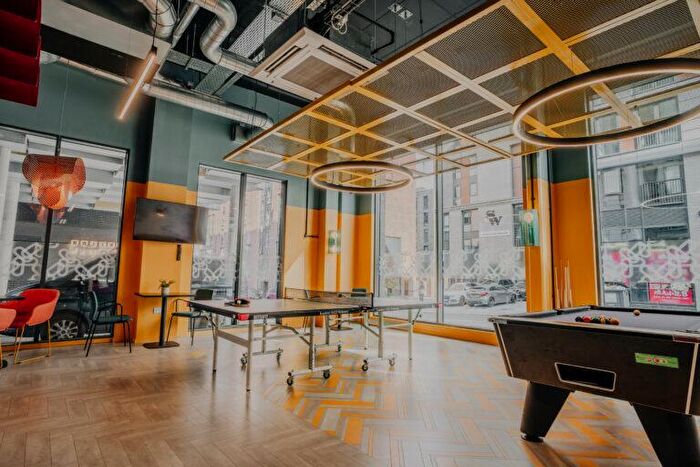 6 Bedroom Flat To Rent In Rockingham Street, Sheffield, S1