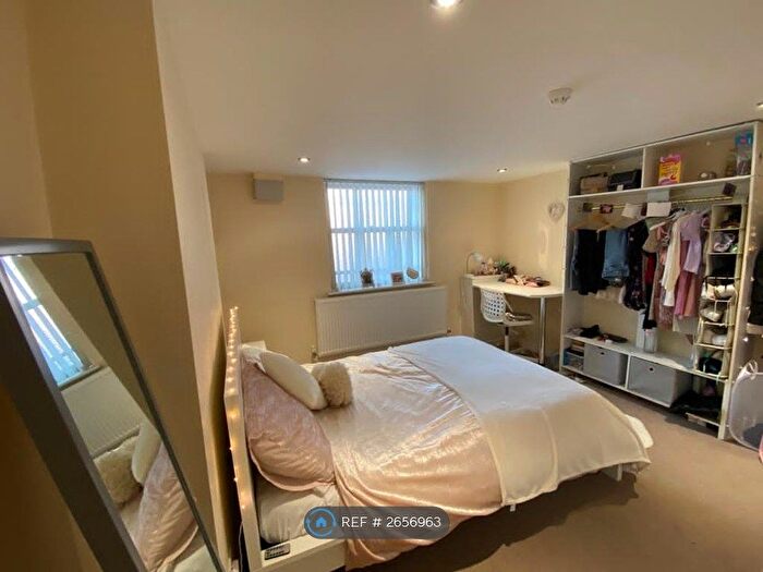 5 Bedroom Flat To Rent In North View, Edge Hill, Liverpool, L7