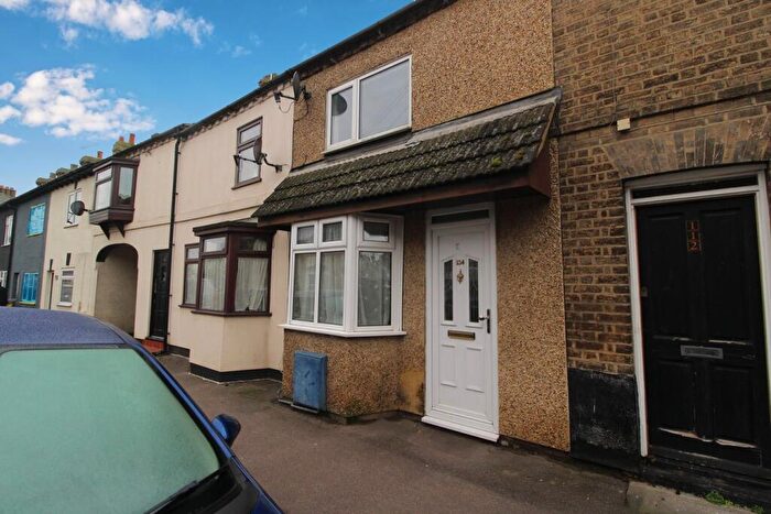 2 Bedroom Terraced House To Rent In Hitchin Street, Biggleswade, SG18